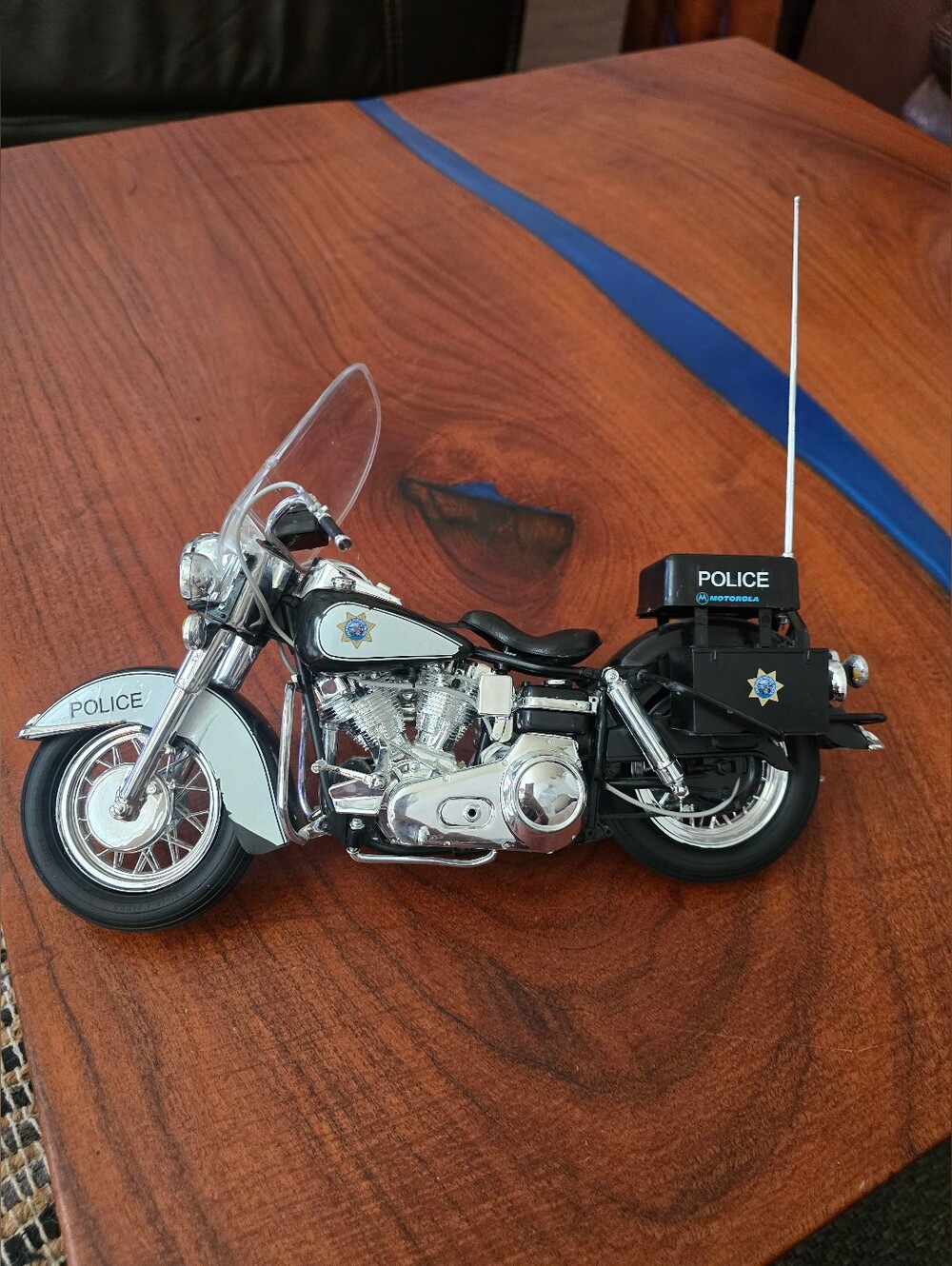 Revell Level 5 US Police Motorbike Model Kit - Black & Silver